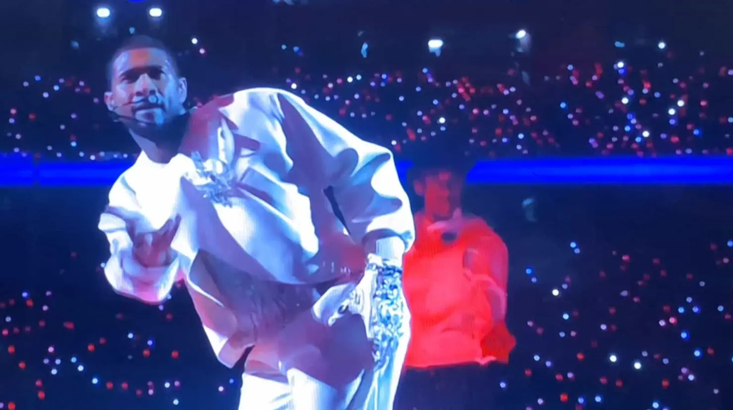 Usher ilumina el medio tiempo del Super Bowl