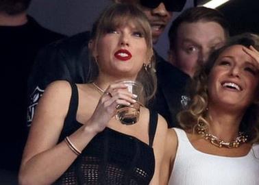 Taylor Swift disfruta el Super Bowl con "chelas" en mano