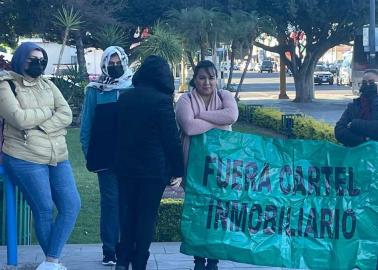 Habitantes de Urbi Villa se manifiestan en Palacio Municipal