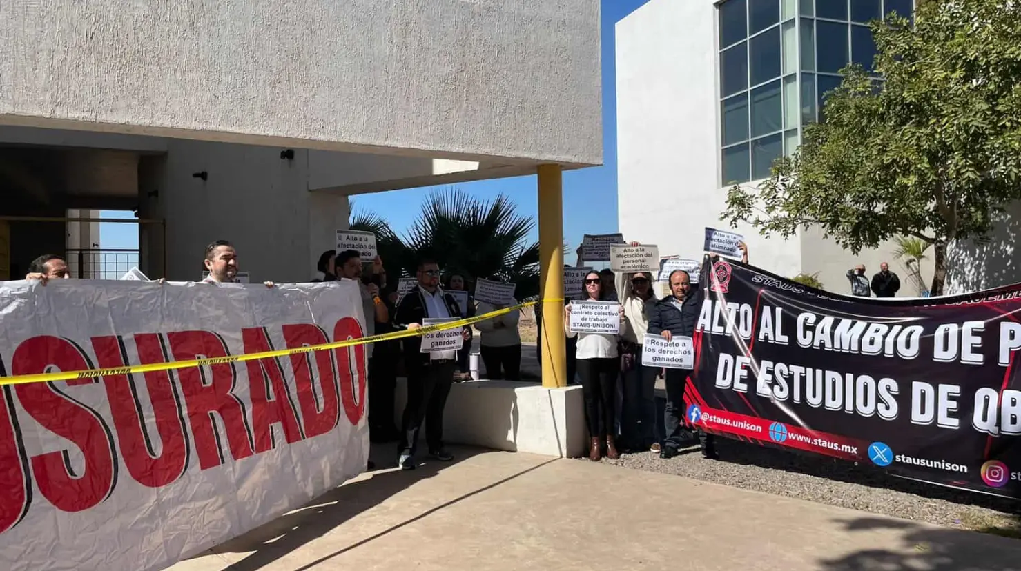 Se manifiestan trabajadores del STAUS en la Unison