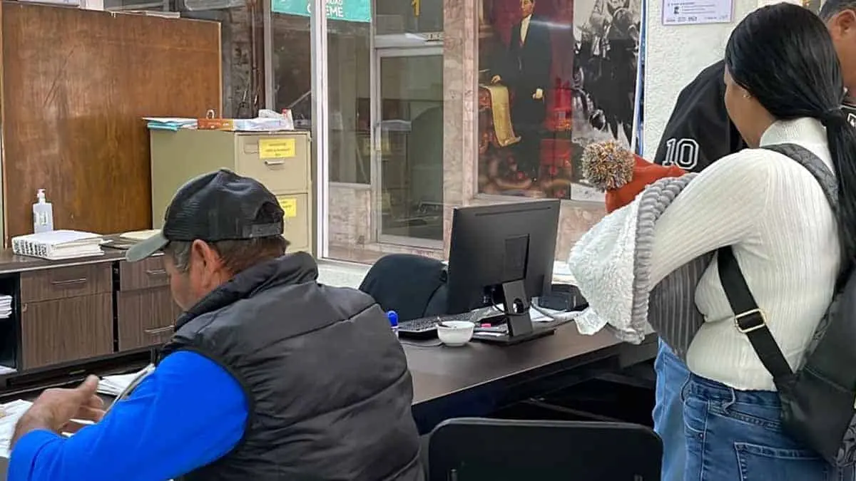 Registran a niños con apellidos invertidos; primero el de la madre y luego el del padre