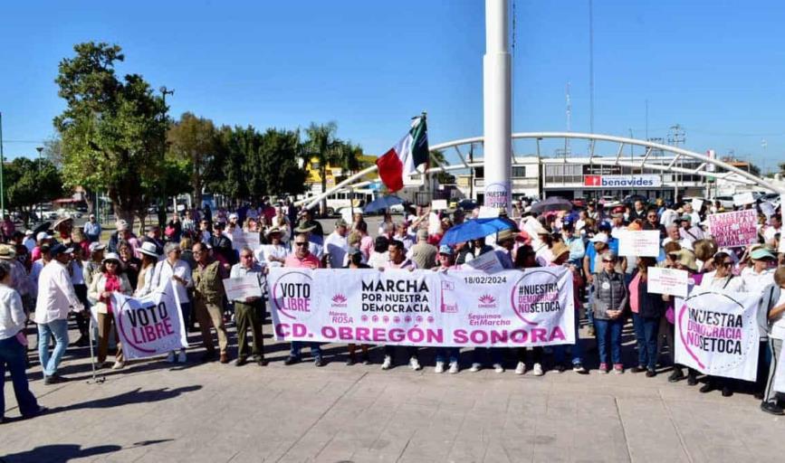 Marchan en Sonora por la democracia