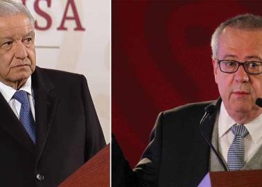 AMLO lamenta fallecimiento de Carlos Urzúa y acusa de zopilotes a la oposición