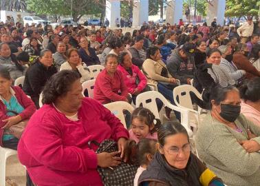 Entrega Sedesson apoyos en Navojoa