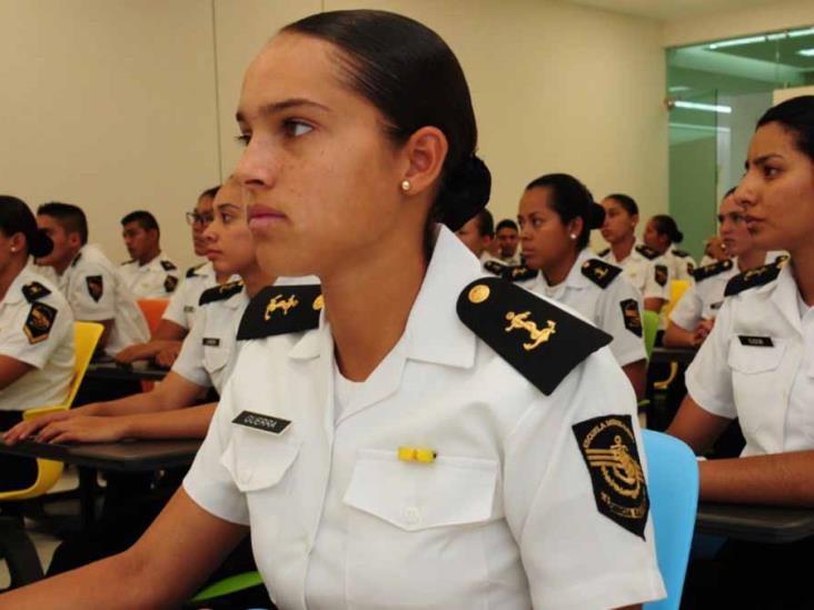 Diario del Yaqui Escuelas Navales de la Marina abren