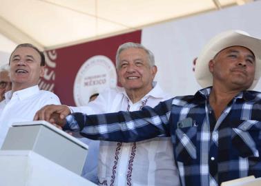 AMLO abre llave del Acueducto Yaqui