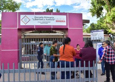 Se manifiestan madres de estudiantes de la primaria Libertad y Justicia en Ciudad Obregón