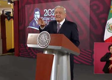 "Es una actitud de confrontación": AMLO reacciona a irrupción  de padres de normalistas de Ayotzinapa en la Mañanera