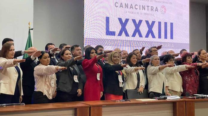 Ratifican a Laura Velarde como vicepresidenta regional de Canacintra