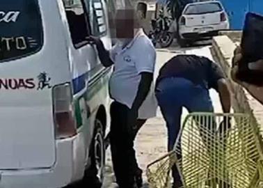 VIDEO | Presuntos delincuentes golpean a choferes de transporte público en Acapulco