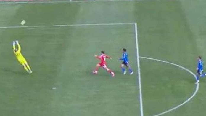 VIDEO | MLS: Impresionante gol desde media cancha con colaboración del portero VIDEO | MLS: Impresionante gol desde media cancha con colaboración del portero