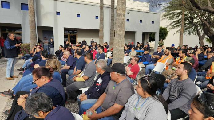 VIDEO | Manlio Fabio Beltrones dialoga con trabajadores de la CTM en Santa Ana VIDEO | Manlio Fabio Beltrones dialoga con trabajadores de la CTM en Santa Ana