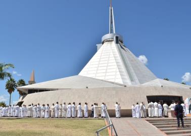 Sacerdotes renuevan sus votos en Ciudad Obregón