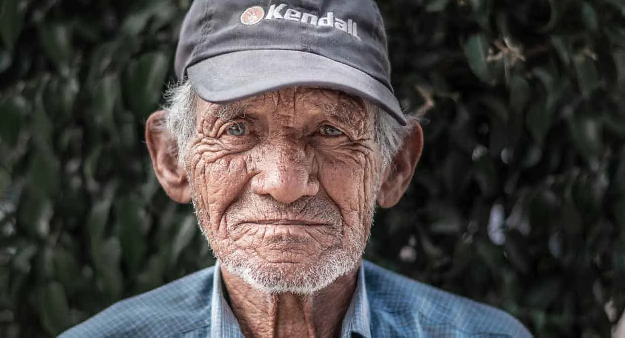 ¿Cuál es la edad para considerarte anciano? Esto dice la ciencia