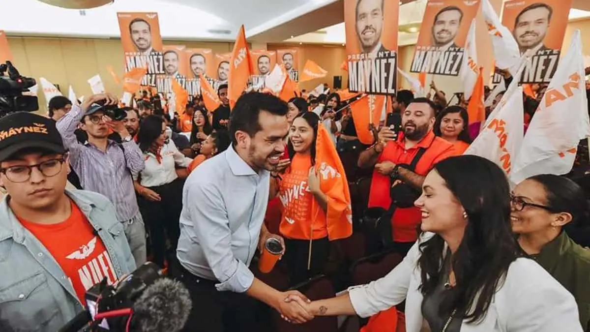 Cuestionan estudiantes a Jorge Álvarez Máynez