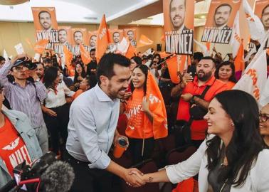 Cuestionan estudiantes a Jorge Álvarez Máynez