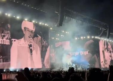 VIDEO | Peso Pluma rinde homenaje a Sergio Vega y Valentín Elizalde en el Festival Coachella