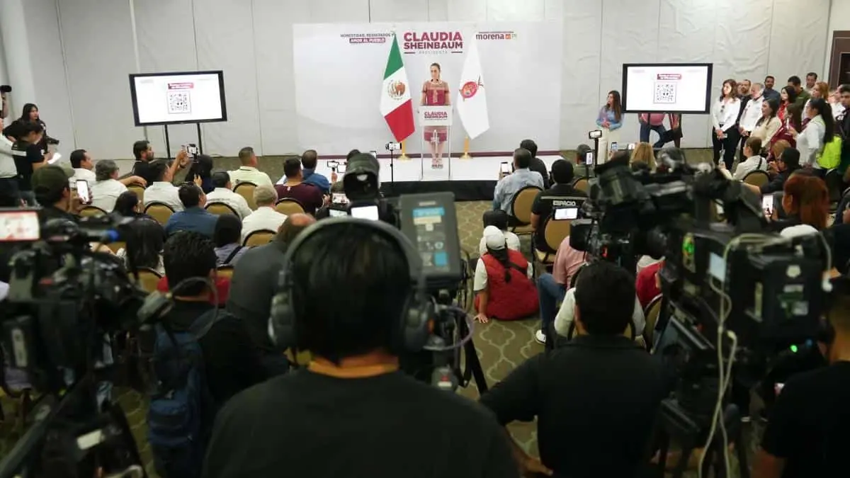 Pide Sheinbaum a INE facilitar voto en el extranjero