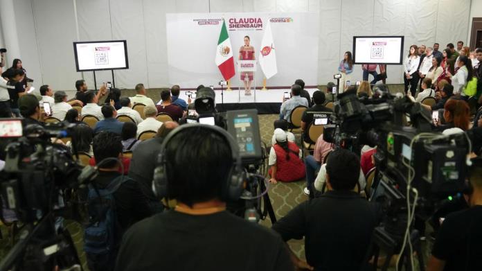 Pide Sheinbaum a INE facilitar voto en el extranjero