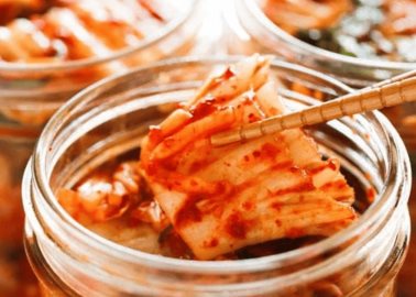 ¿Cómo se prepara el Kimchi?  Te contamos la receta del popular platillo coreano