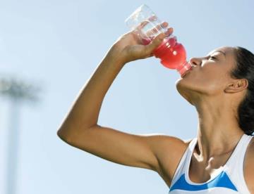 ¿Cuándo deberías tomar bebidas hidratantes?