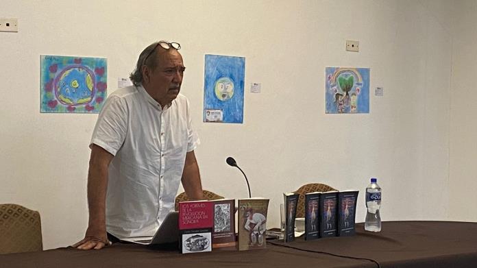 Presenta Carlos González González colección bibliográfica sobre la historia de los pueblos originarios Presenta Carlos González González colección bibliográfica sobre la historia de los pueblos originarios