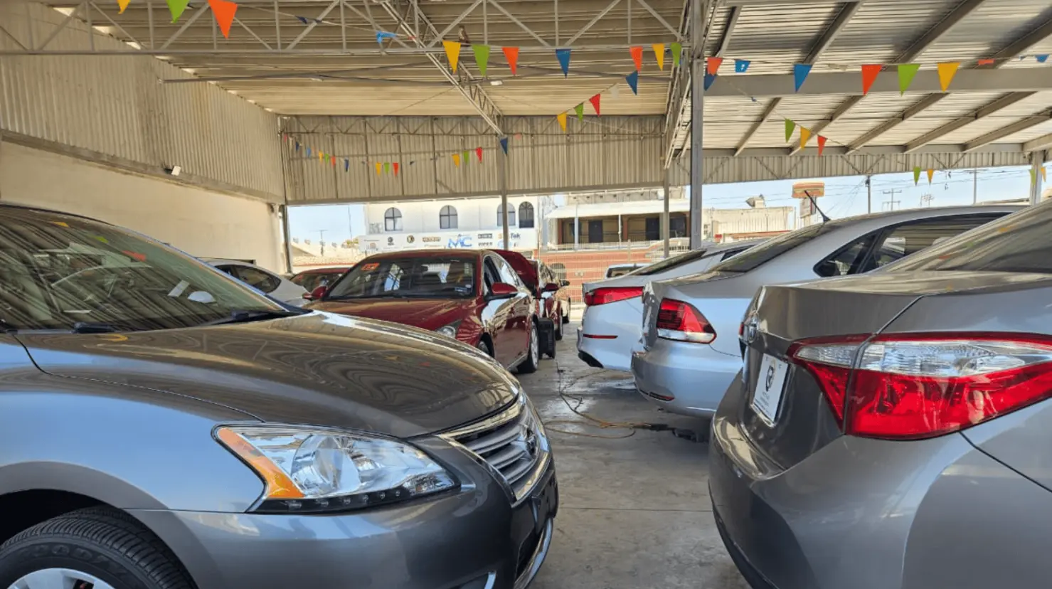 Batallan para emplacar autos "chocolate" de ingreso reciente