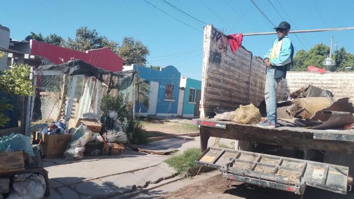¡A sacar los cacharros! Inician labores para prevenir el dengue en la colonia Miravalle ¡A sacar los cacharros! Inician labores para prevenir el dengue en la colonia Miravalle