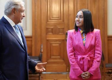 AMLO propone a la NASA que la astronauta mexicana Katya Echazarreta viaje a la Luna