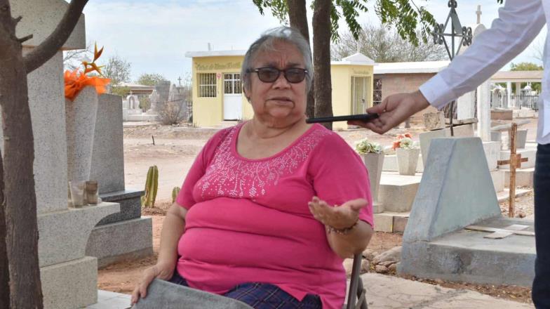 Familias acuden al Panteón por el Día de las Madres