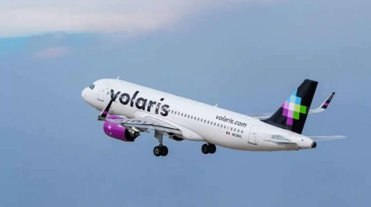 EU impone multa a Volaris; la aerolínea tuvo un retraso de 4 horas con pasajeros a bordo