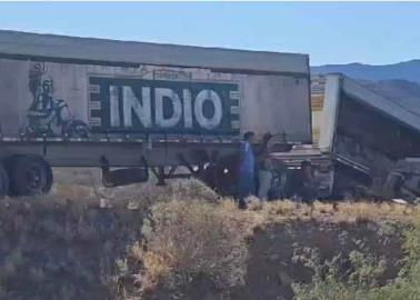 Tráiler de empresa cervecera vuelca en carretera Guaymas – Hermosillo