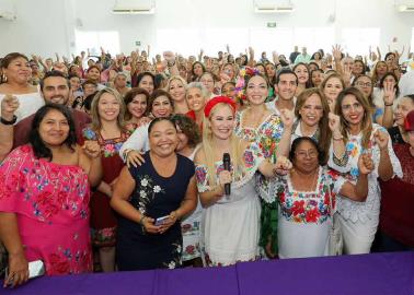 Recibe Claudia apoyo de mujeres yucatecas Recibe Claudia apoyo de mujeres yucatecas