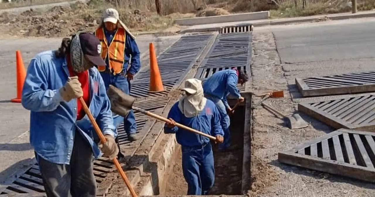 Preparan drenajes pluviales por lluvias