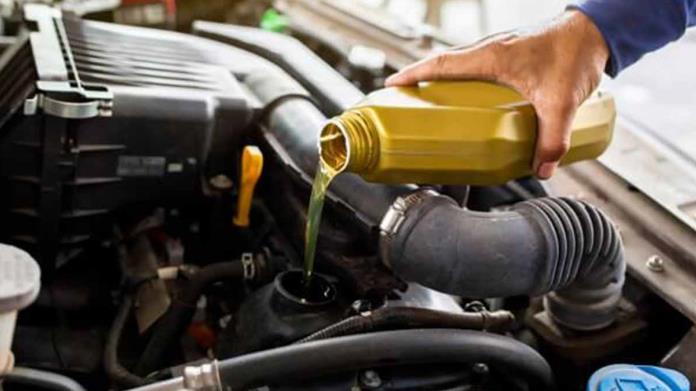 ¿Qué sucede si se le pone mucho aceite al motor? ¿Qué sucede si se le pone mucho aceite al motor?