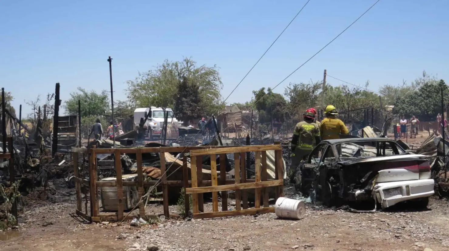 Muere mujer al ver su casa incendiarse en Pueblo Yaqui; fuego arrasa con seis viviendas