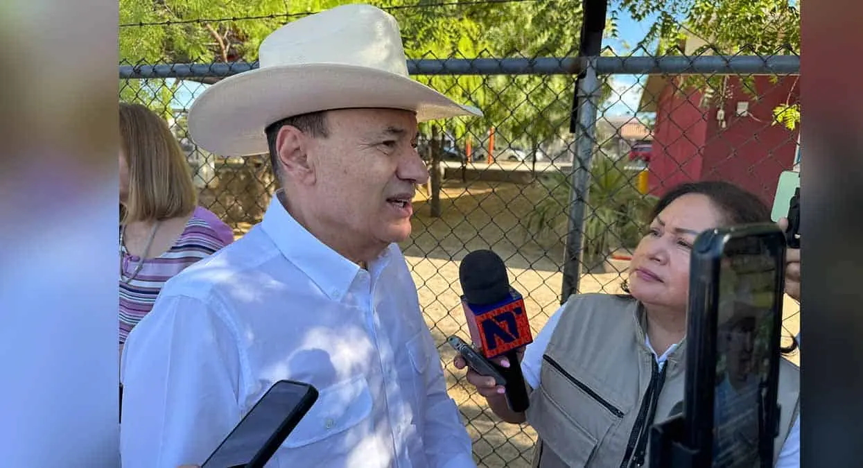 Alfonso Durazo sale a votar y expresa que se espera una participación amplia en libertad