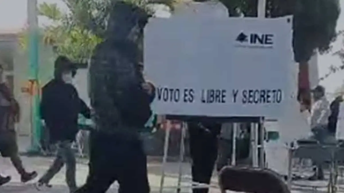 Video | Hombres armados roban paquetes electorales en Puebla