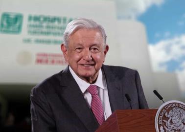 AMLO agradece a Cuba por envío de 900 médicos especialistas para reforzar el IMSS-Bienestar