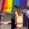 Director de Infonavit se enfrenta con el líder del sindicato que rompió bandera LGBT en oficinas