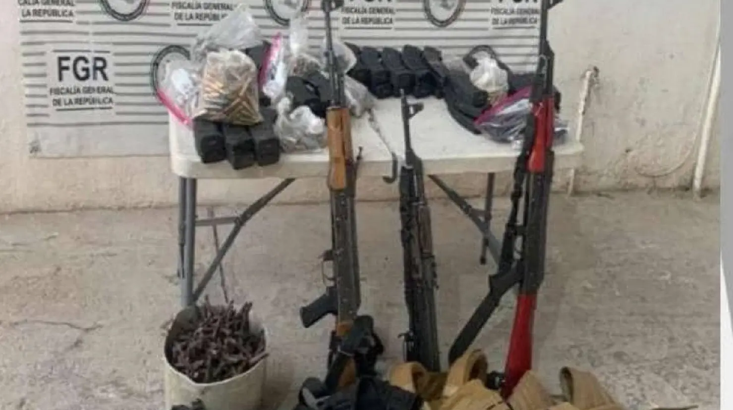 “Revientan” casa en Caborca y decomisan arsenal