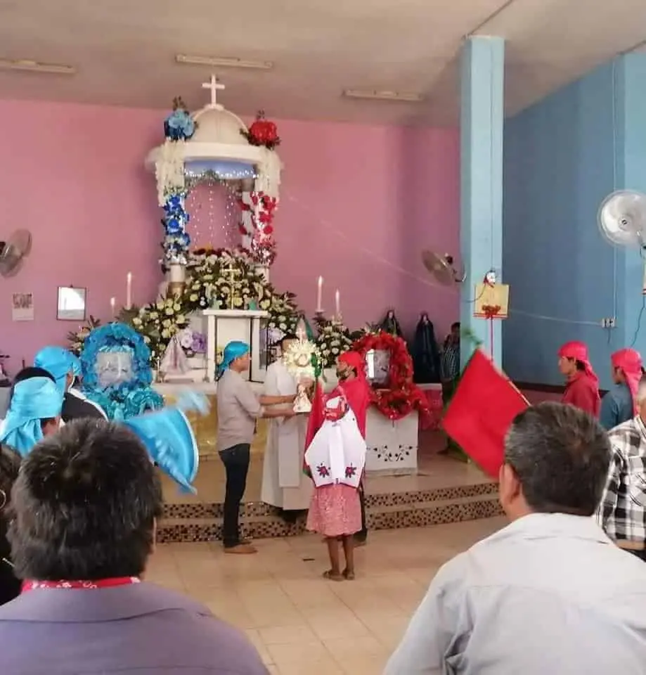 Etnia Yaqui venera al Sagrado Corazón