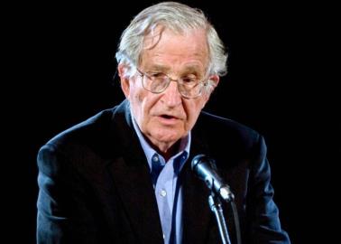 Noam Chomsky: Desmienten la falsa noticia de su muerte