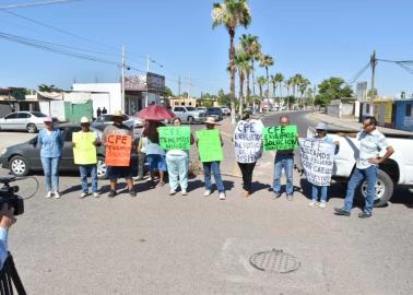 Vecinos de Urbi Villas del Rey bloquean calle contra la CFE en Cajeme por los apagones