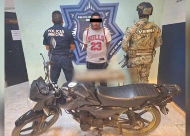 Capturan en Cajeme a motociclista "cargado" de mariguana