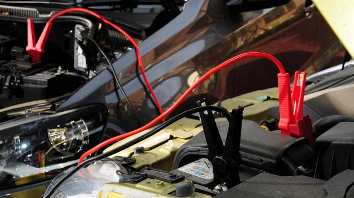 ¡Toma nota! Así puedes prender un carro con la batería agotada sin tener que pasar corriente ¡Toma nota! Así puedes prender un carro con la batería agotada sin tener que pasar corriente