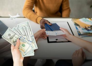 &iquest;D&oacute;lar alto y te ir&aacute;s de vacaciones? Prot&eacute;gete con un seguro de viajero y evita complicaciones