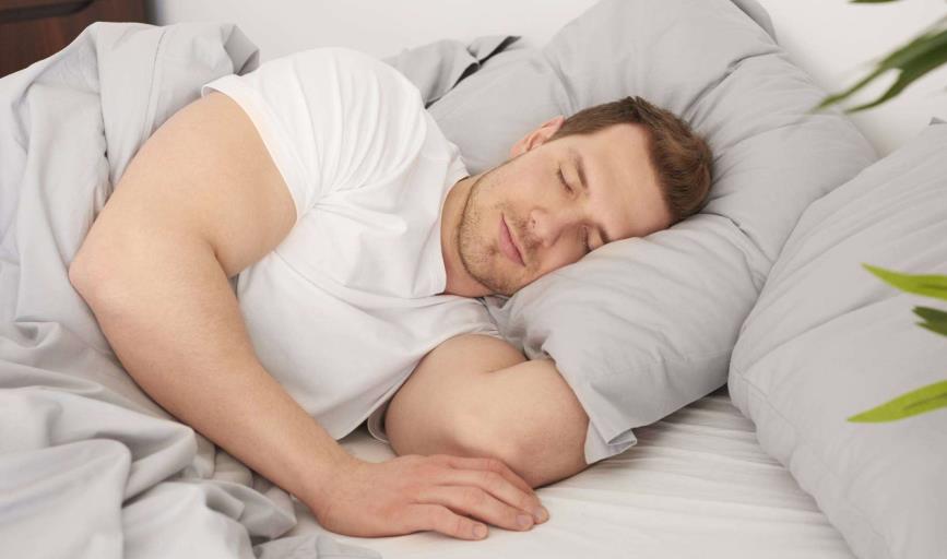 Dormir después de la una de la madrugada puede afectar tu salud mental, dice la ciencia