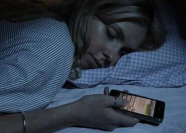 ¿Es malo dejar cargando el celular durante toda la noche? Esto sabemos