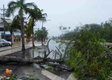 Beryl se degrada a tormenta tropical tras impactar en la Riviera Maya de México